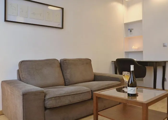 Agence Moment 'apart Legno 아파트 릴